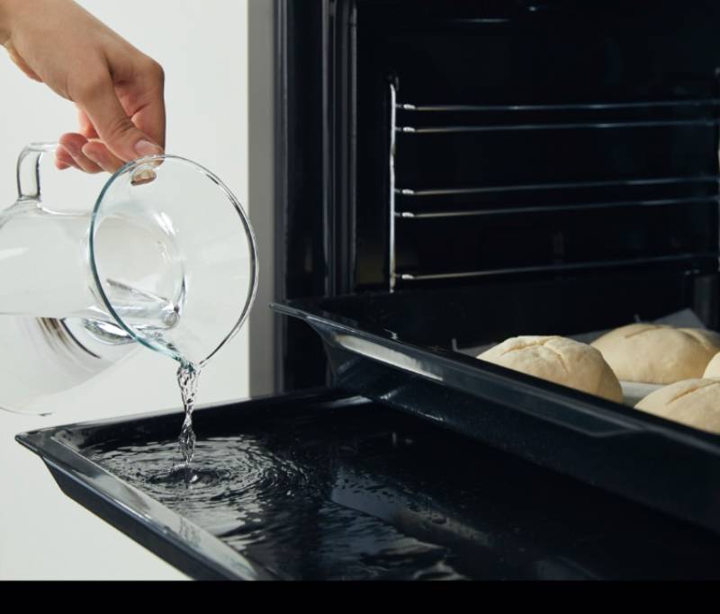 Hisense Cooker Free Standing 90x60cm 4 Gas Burners, 2 Electric Burner, Electric Oven, Glass Lid, Silver HF942GEES